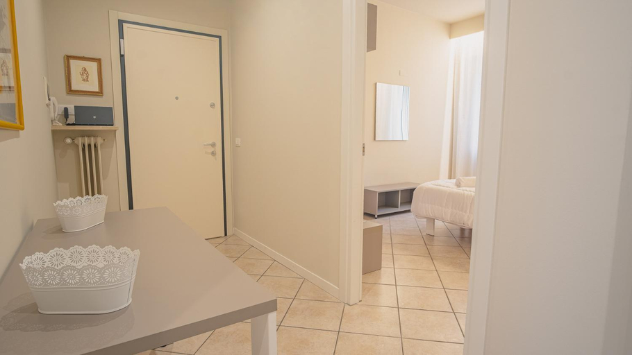 Others 4, Sweet Lake Apartment - Italian Homing, Brescia