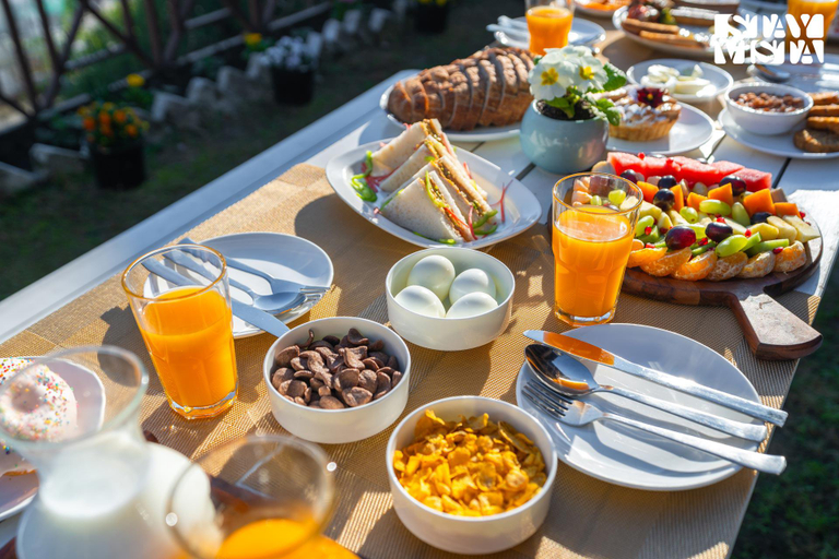 Food & Drinks 5, StayVista at Bloom @ The Manor, Kullu
