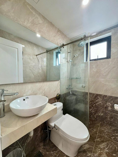 Bathroom 2, Luxury Apartment seaview, Da Nang