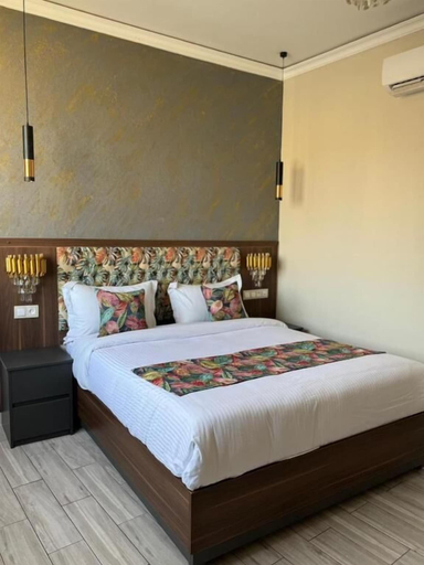 Room 4, L amiral, Oran
