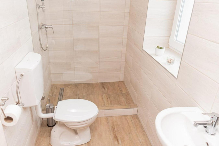 Bathroom 2, Randevu Panzio, Sopron-Fertőd