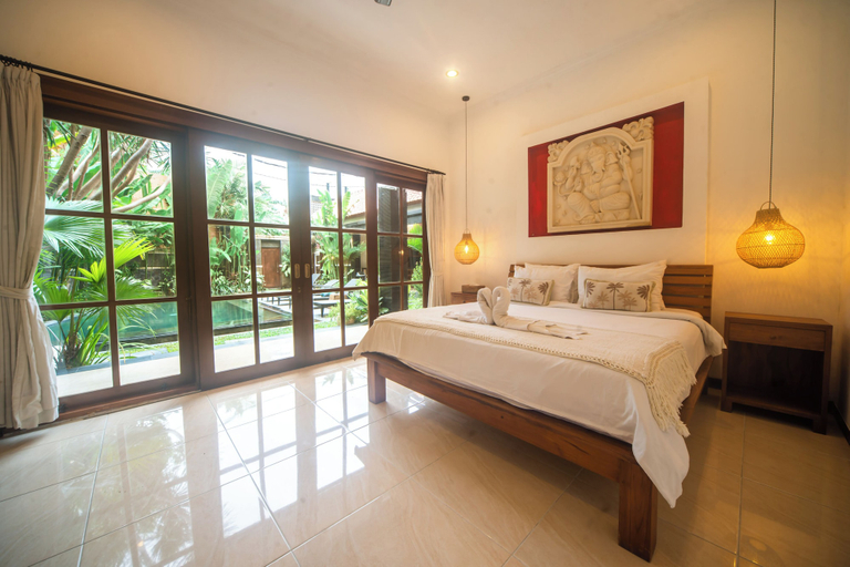 Others 2, 3BR Villa White Rose Central Canggu, Badung