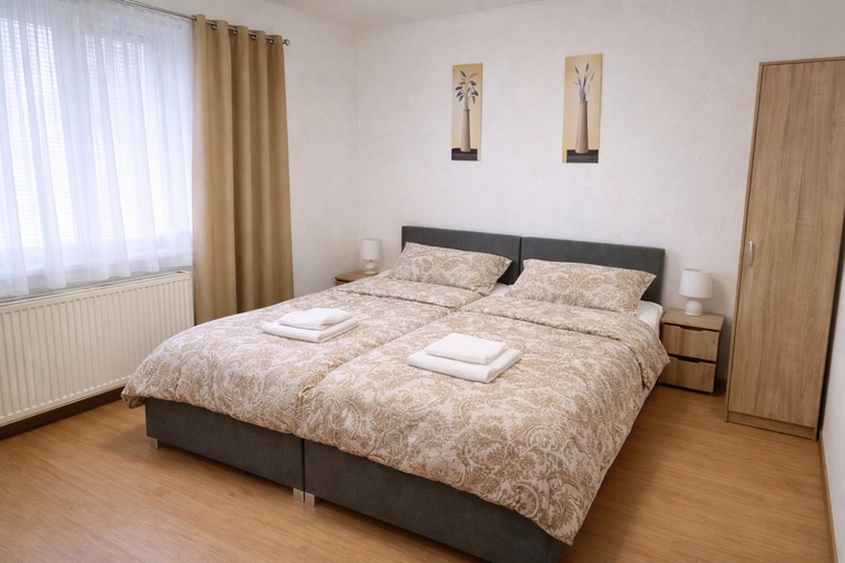 Bedroom 3, Penzion Lea, Šala
