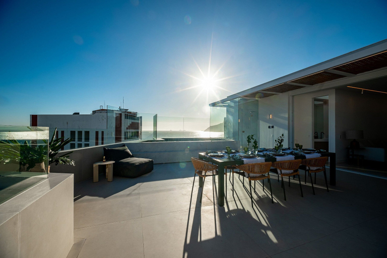 Outdoor dining 3, Ipanema Penthouse w/ Pool by the Beach, Rio de Janeiro