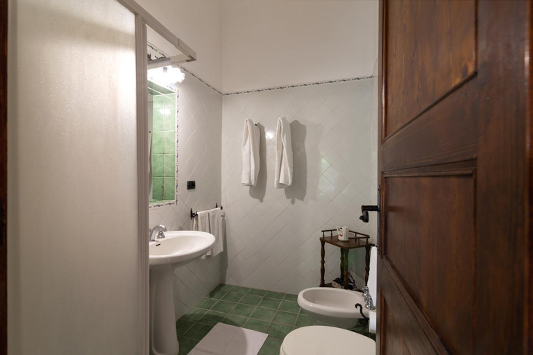 Bathroom 4, Tenuta Donna Vittoria, Trapani