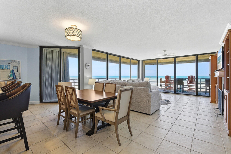 Food & Drinks, Ebb Tide 403, Volusia