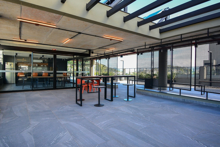 Outdoor dining 2, Studio em frente a UFSC e HU - 504R, Florianopolis