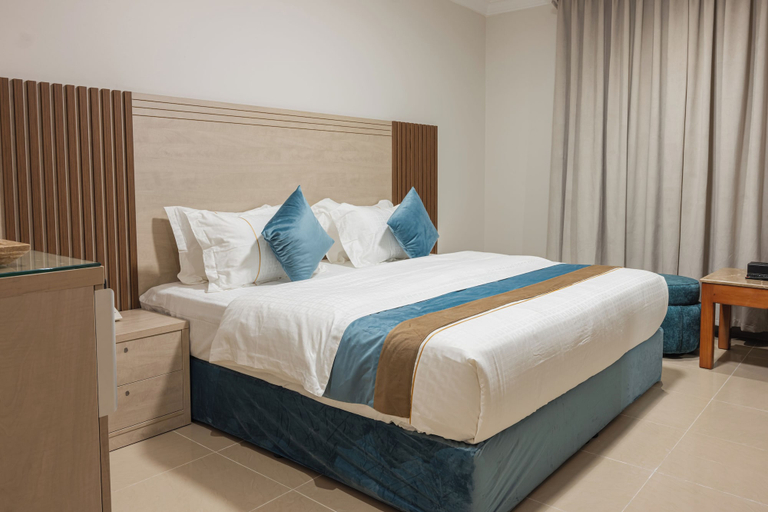 Room 3, Abat Park