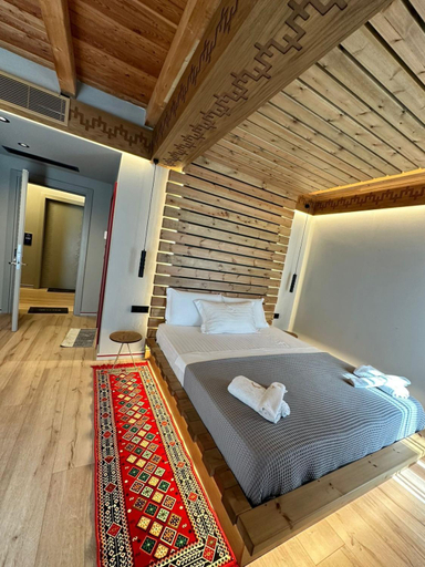 Others 4, Golden Villa, Shkodrës