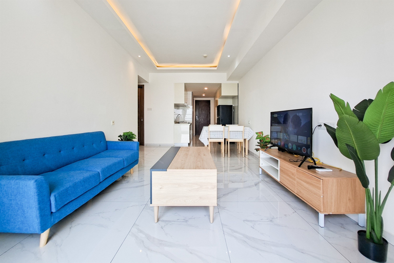 Living Room 2, Best Place with Minimalist Designed 3BR Apartment at Sky House BSD By Travelio, Tangerang Selatan
