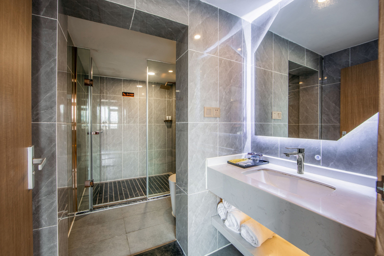 Bathroom, ZMAX HOTELS Fenghuang Ancient Town, Xiangxi Tujia and Miao