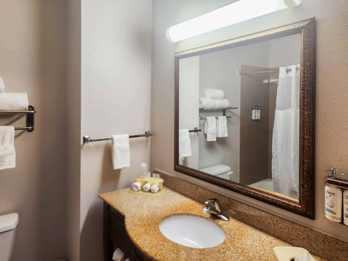 Bathroom 3, Country Inn & Suites by Radisson, Terrell, Kaufman