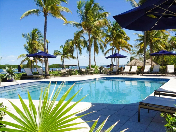 Sport & Beauty 5, Coconut Palm Inn, Monroe