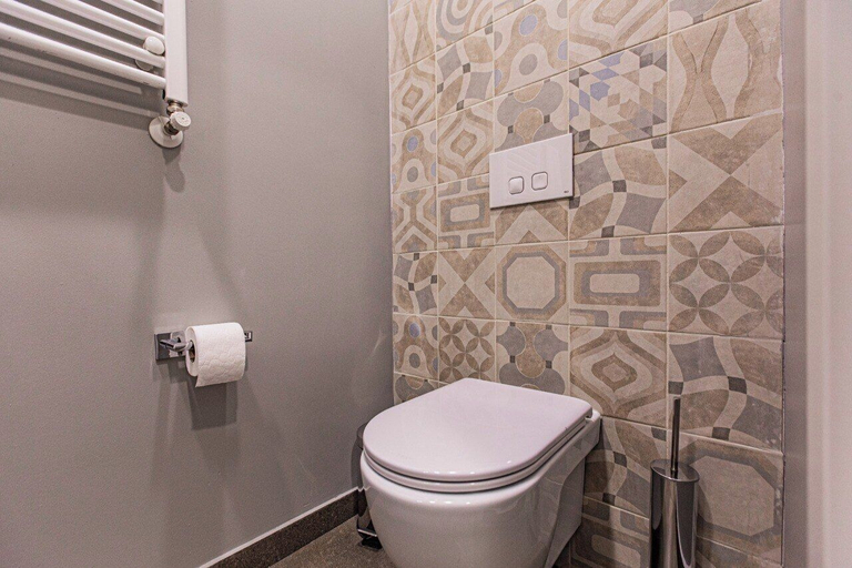 Bathroom 5, Abylai Khan Plaza Premium Apartments, Almaty