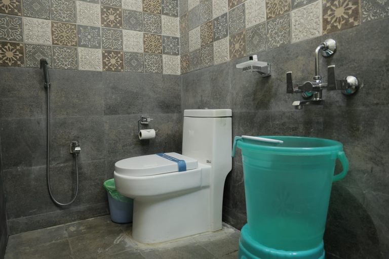 Bathroom 4, LMS Palve Sugavasam, The Nilgiris