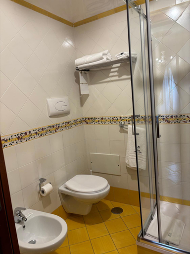 Bathroom 3, Bed & Breakfast Casa Anna Rita, Salerno