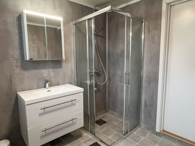 Bathroom 3, Haugetuft Apartments, Vinje