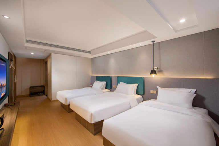Room 5, ZMAX HOTELS Fenghuang Ancient Town, Xiangxi Tujia and Miao