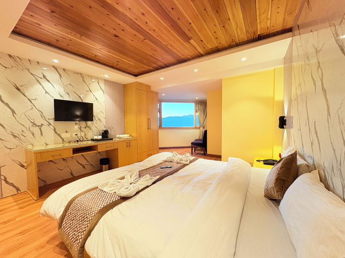 Room 2, Aristocrat Darjeeling Near Gandhi RD, Darjiling
