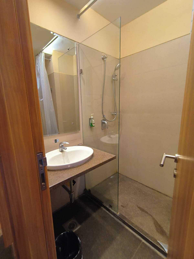 Bathroom 4, Le ROI Digha, Purba Medinipur