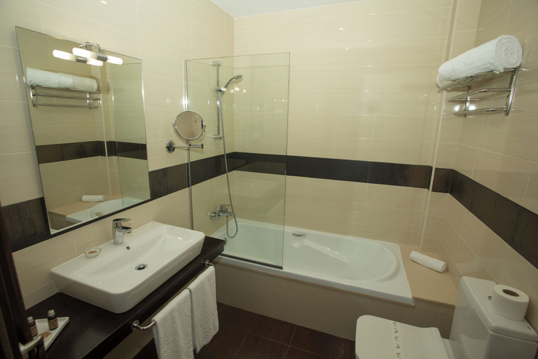 Bathroom 4, Hotel Alén do mar, A Coruña