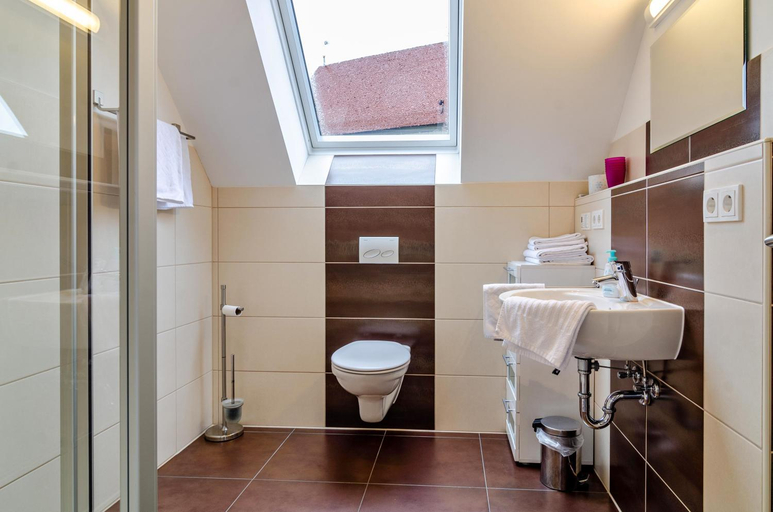 Bathroom 3, Oak Modern retreat in Uberlingen, Bodenseekreis