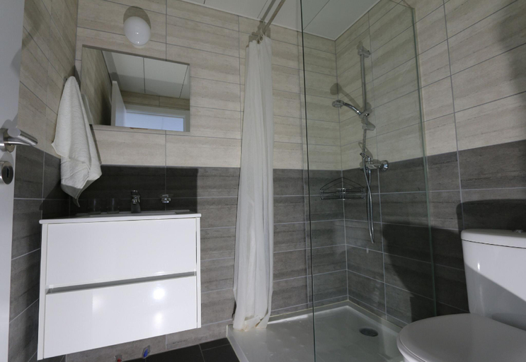 Bathroom, Hotel Montriond, Monthey