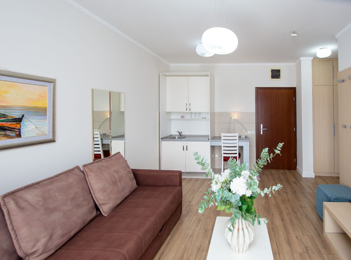 Others 5, Hotel Princ