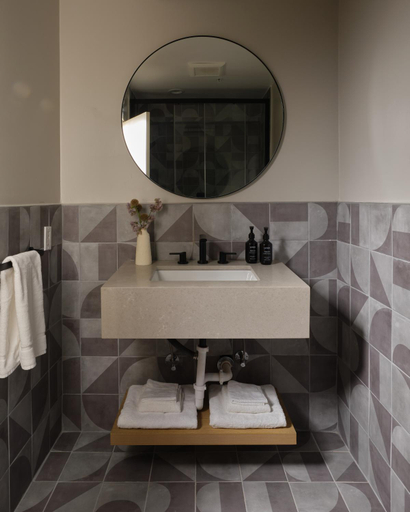 Bathroom 4, Shelter Los Angeles, Los Angeles