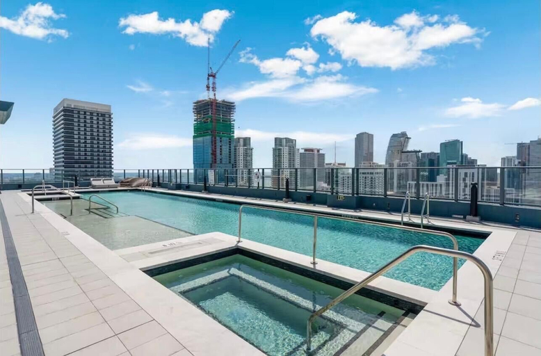 Pool 4, 501 First Modern Studio Downtown Miami, Miami-Dade