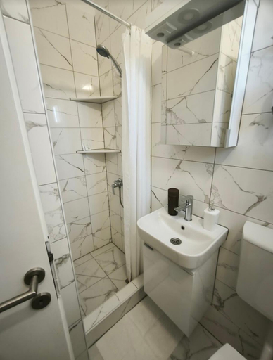 Bathroom 2, Villa Rosa Rooms, Punat