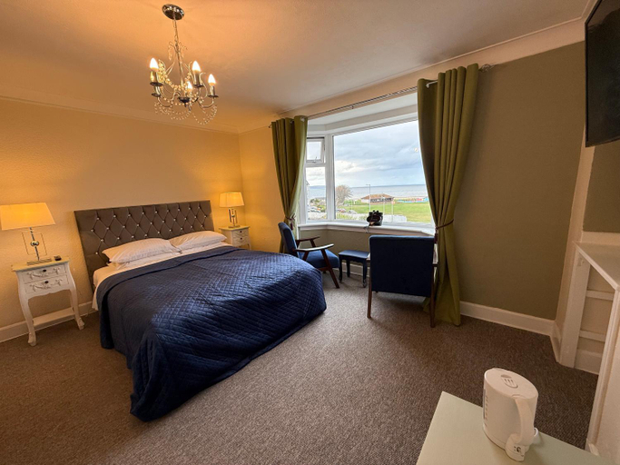 Bedroom 2, "STUNNING SEA-VIEWS" ROOM ONLY at WETHERBY NAIRN, Highland