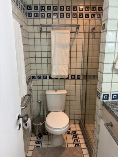 Bathroom 3, Flat no Mercure Navegantes com Vista Mar em Boa Viagem, Recife