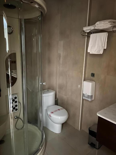 Bathroom 2, HOTEL EIBAR, Guipúzcoa