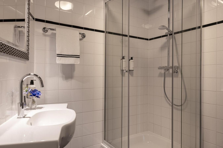 Bathroom, Logementen Dokkum, Dongeradeel