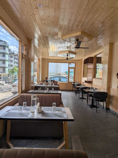 Dining, The Glacier Inn By Modis, Kullu