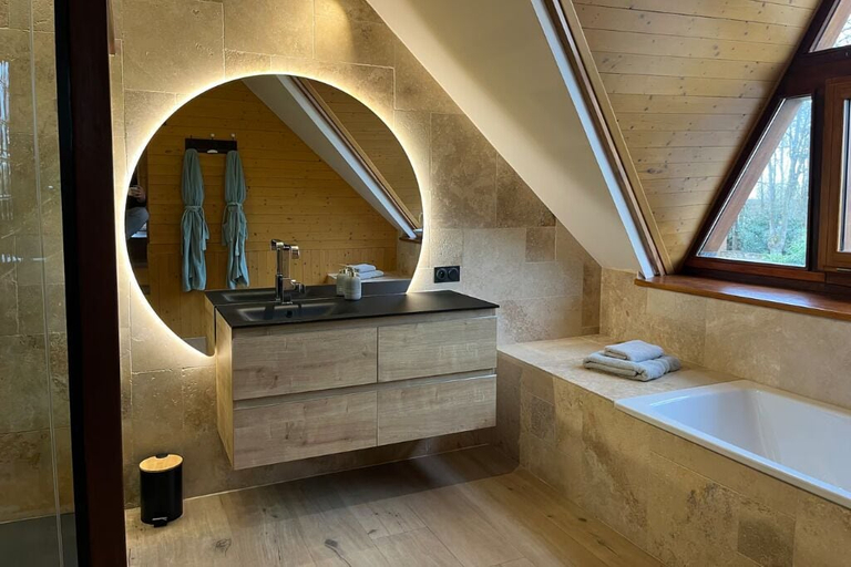 Bathroom 3, L’Atelier, cosy et moderne & terrasse avec jacuzzi, Maine-et-Loire