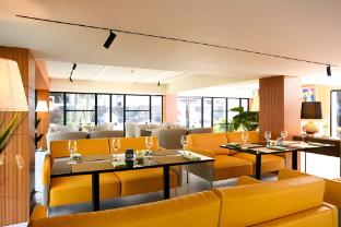 Food & Drinks 3, Floral Court Hotel & Residence, Wattana
