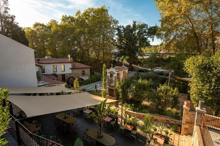 Outdoor dining, Hotel Sarela Natura, A Coruña