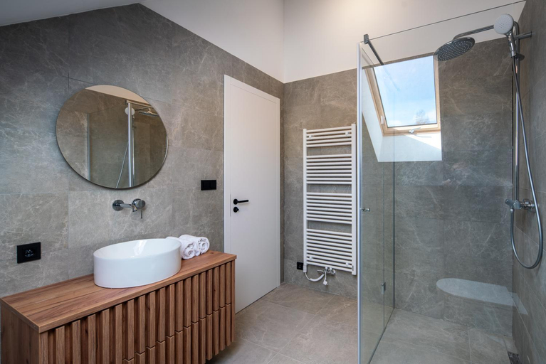 Bathroom 5, Resort Aurum, Trutnov