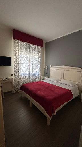Bedroom 2, Notti Sull'Adige, Verona