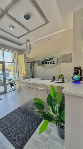 Others 5, Amber Hotel, Lambton