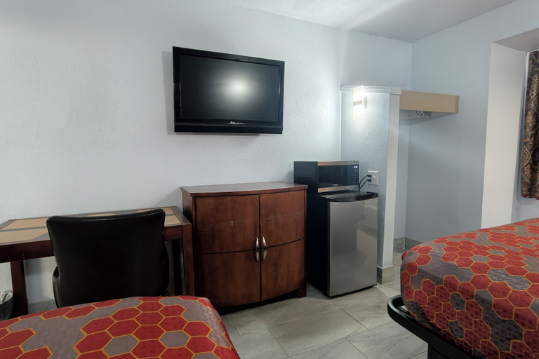Bedroom 3, Classic Inn San Marcos, TX, Hays
