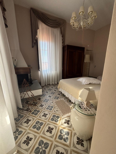 Bedroom 2, Villa Petri, Pisa