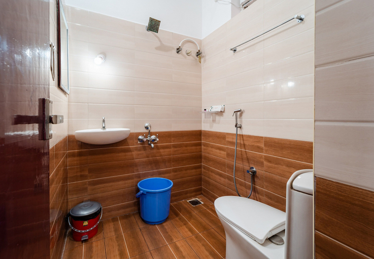 Bathroom 5, Vasantham Residency, Puducherry