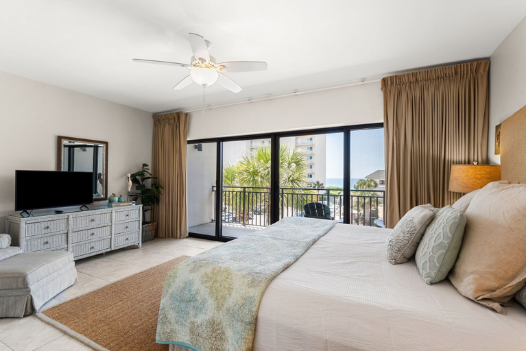 Bedroom 3, Emerald Hill, Walton