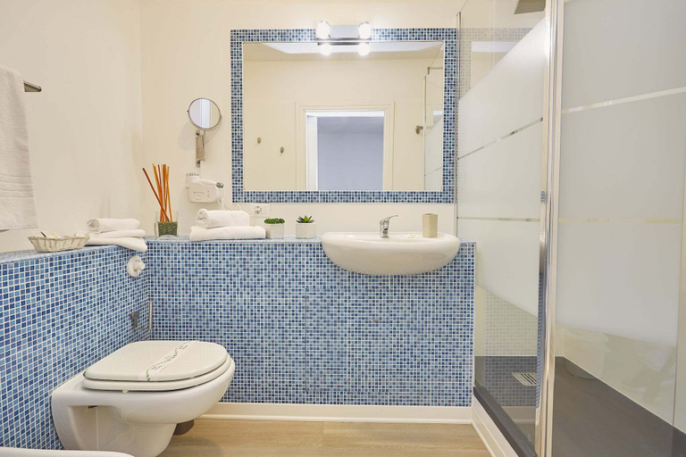 Bathroom 4, Hotel Bel 3, Palermo