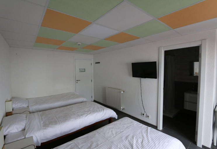 Others 2, Hotel Montriond, Monthey