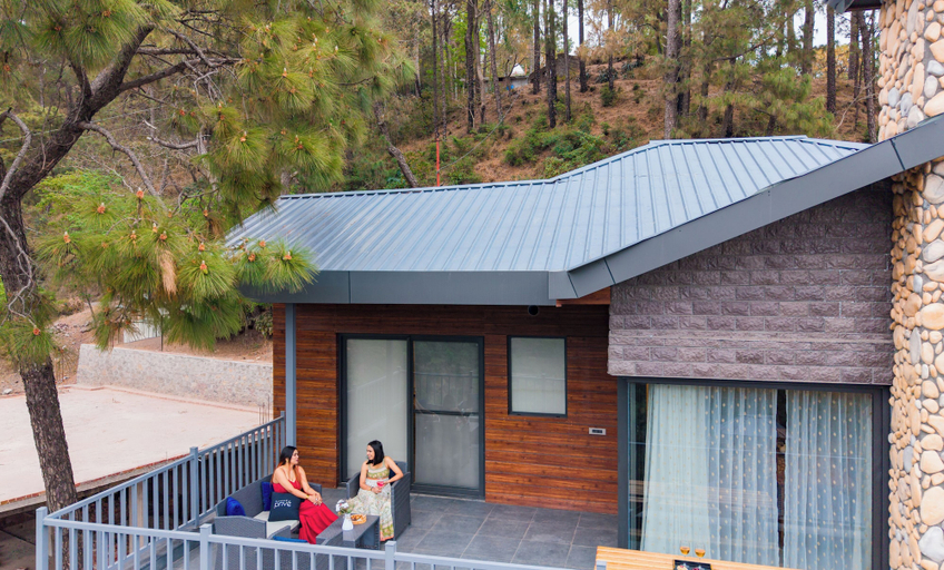 Terrace/patio 4, ELIVAAS Prive The Retreat 4 BHK Villa, Solan