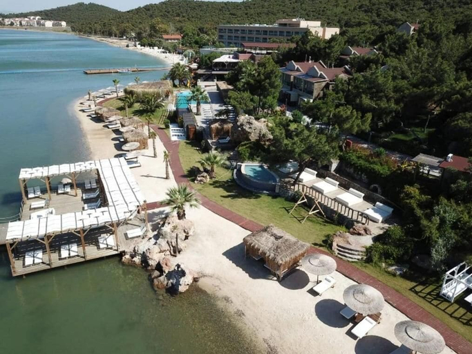 Property grounds, Khaja Beach Hotel, Ayvalık